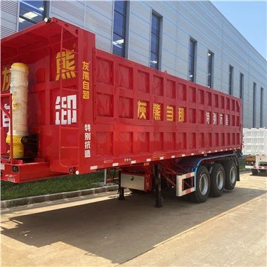 Pašizgāzēja puspiekabe