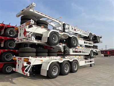 3 asu skeleta puspiekabe